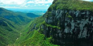 Menina caiu em cânion durante passeio sem guia, afirma parque