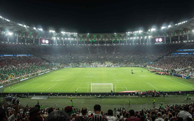 Fluminense foi multado por uso de sinalizadores na semifinal da Libertadores