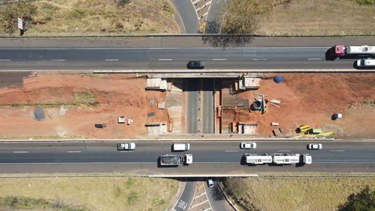 Viaduto da Rodovia Washington Luís será interditado domingo em Mirassol para obras de ampliação