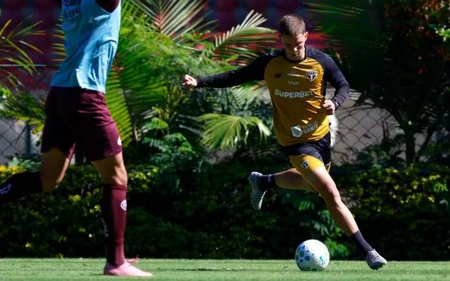 Gustavo Santana pode herdar vaga de Calleri no São Paulo Gustavo Santana pode herdar vaga de Calleri no São Paulo