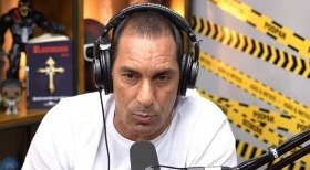 Edmundo faz forte desabafo e pede demissões no Vasco