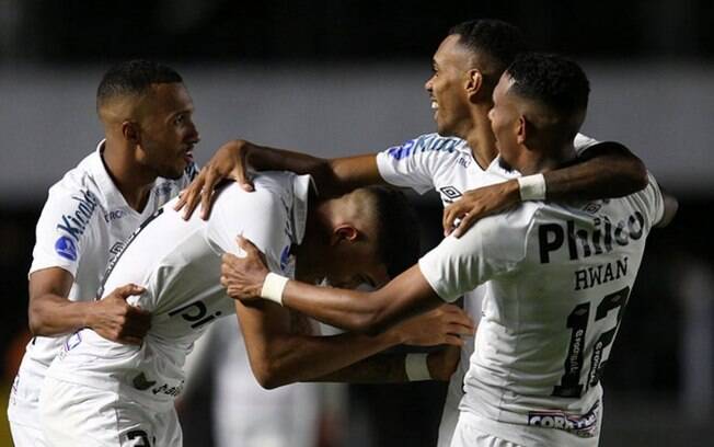 Na Sul-Americana, Santos revê rival que esteve no caminho do título da Libertadores de 2011