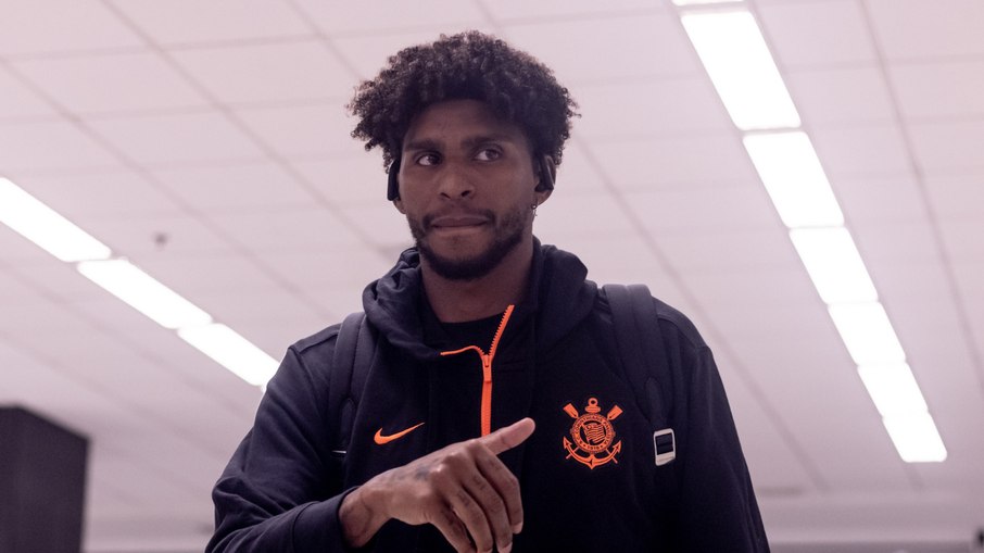 Hugo Souza será desfalque contra o Bragantino Hugo Souza será desfalque contra o Bragantino