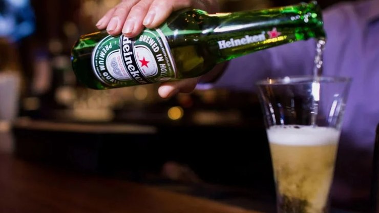 Cerveja%20%22salgada%22%3A%20Heineken%20vai%20ficar%20mais%20cara%20no%20Brasil