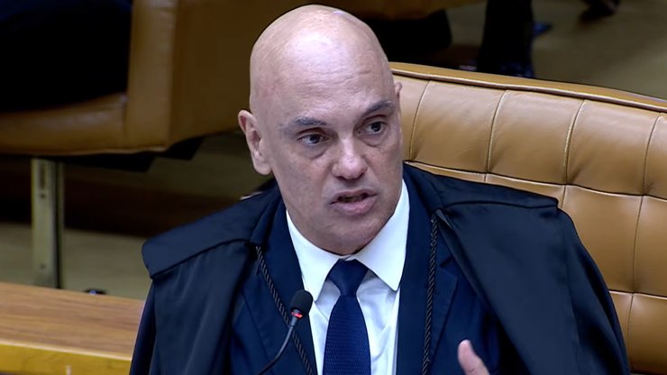 Moraes multa em R$ 5 mil advogado que tentou burlar leitor do STF
