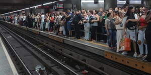 Linhas do Metrô de São Paulo operam com velocidade reduzida