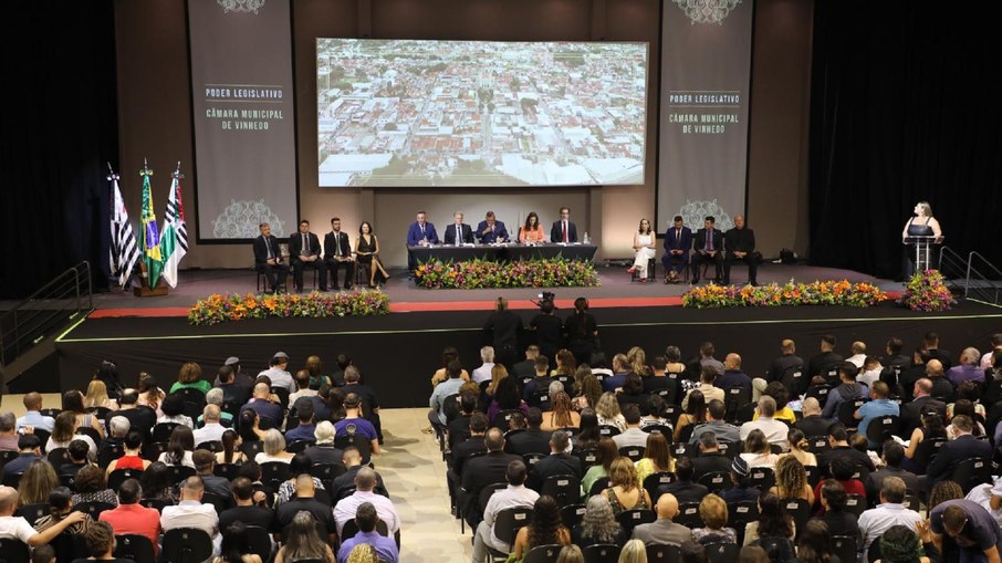 3ª Sessão Solene homenageou cidadãos e instituições que se destacaram pelo trabalho em prol da comunidade vinhedense 