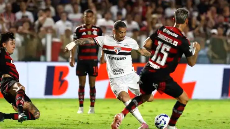 Atacante desabafa após São Paulo x Flamengo: "Sempre roubado"