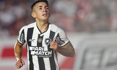 Fica ou sai? Almada comenta sobre futuro no Botafogo