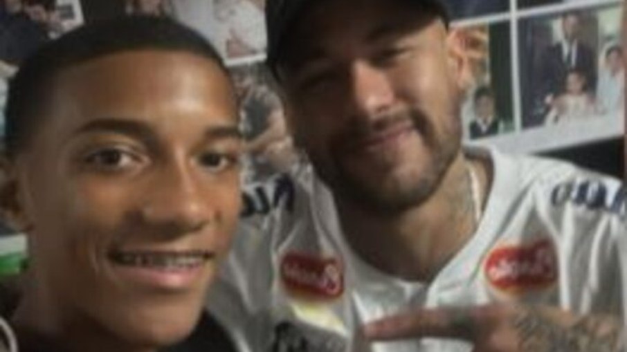 Neymar agradeceu apoio de Juninho Neymar agradeceu apoio de Juninho