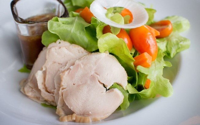 Fome das células: como reconhecer os sinais do corpo e praticar comer com atenção plena Fome das células: como reconhecer os sinais do corpo e praticar comer com atenção plena