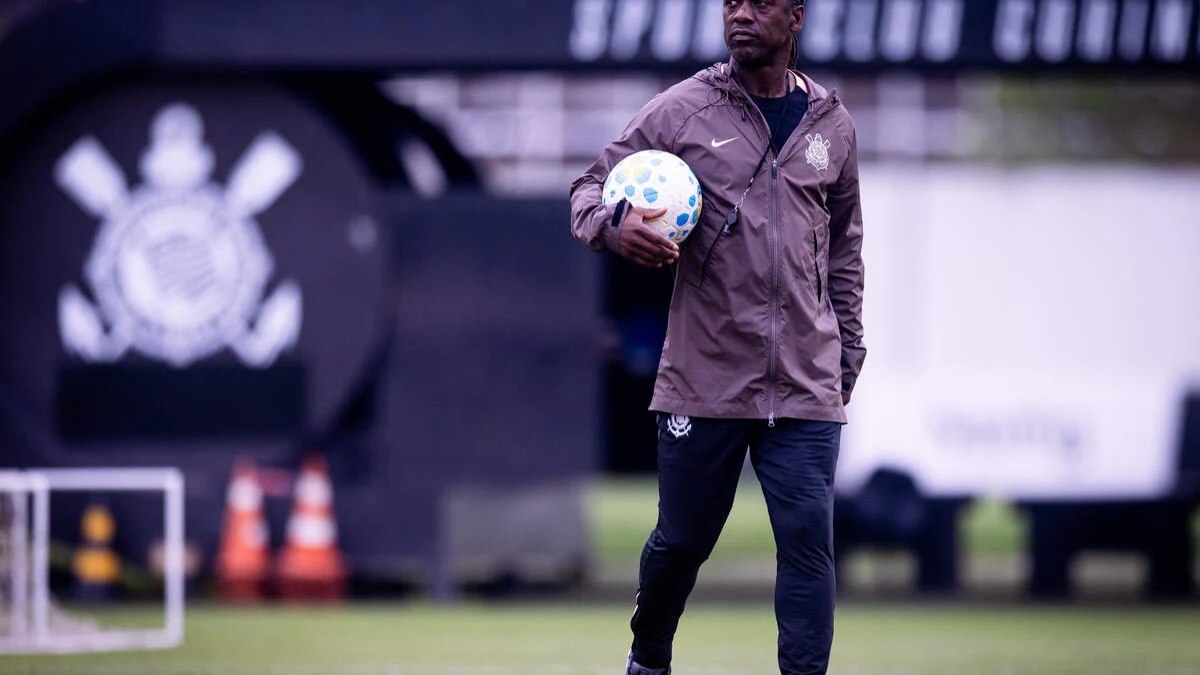 Corinthians registra Seedorf no BID e técnico estreia contra o Vasco