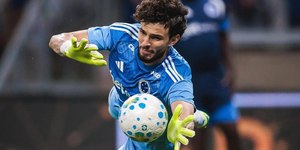 Cruzeiro aposta em 3º goleiro após falhas e abre disputa no gol