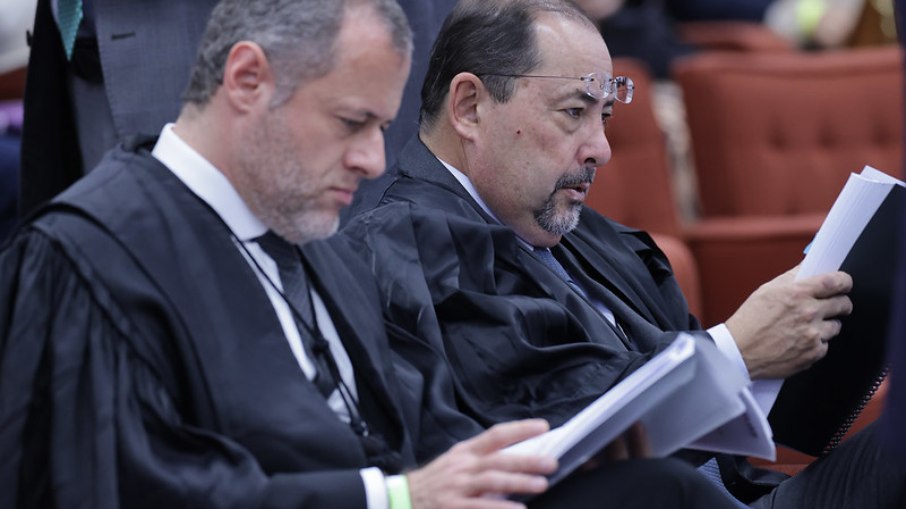 Advogados de Bolsonaro apresentaram a defesa do ex-presidente