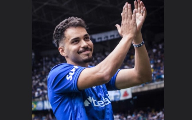 Eduardo foi apresnetado a torcida em festa no Mineirão 