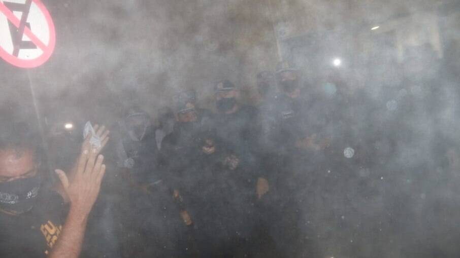 Repressão com gás de pimenta no protesto de Brasília desta quarta-feira (10)