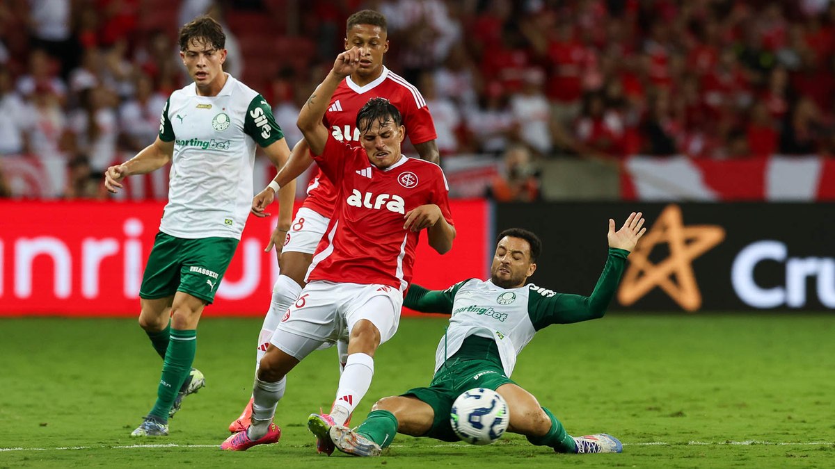 Palmeiras busca vitória sobre Inter em Porto Alegre e assume liderança provisória do Brasileirão Palmeiras busca vitória sobre Inter em Porto Alegre e assume liderança provisória do Brasileirão