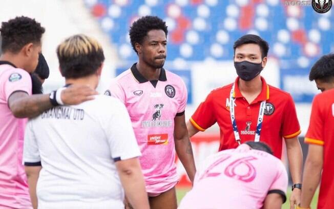 Na Tailândia, Evson espera vitórias do Chiangmai United nas próximas semanas