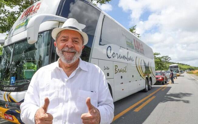 Enquanto advogados recorriam de confirmação da condenação em segunda instância, Lula viajava pelo Brasil