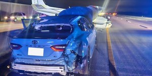 VÍDEO: avião cai sobre carro em tentativa de pouso em avenida