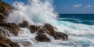 Rio de Janeiro tem alerta de ressaca com ondas de até 3 metros