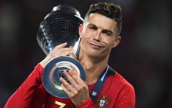 Cristiano Ronaldo, astro de Portugal, teve sua mansão assaltada enquanto defendia a seleção