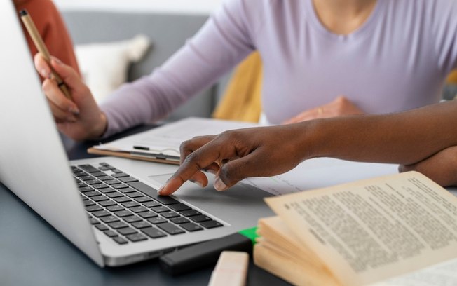 Pesquisa da Pearson liga aprendizado à produtividade da IA