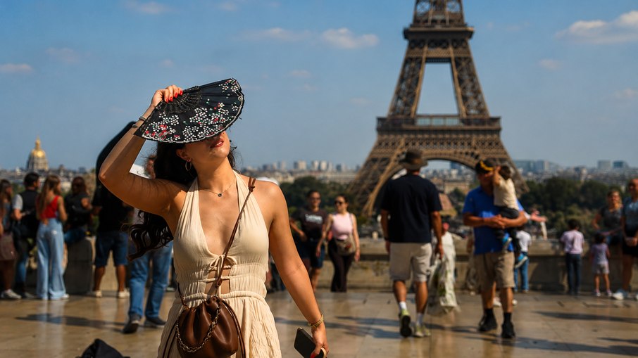 Calor extremo e alta dos preços fazem brasileiros mudarem roteiros no verão europeu Calor extremo e alta dos preços fazem brasileiros mudarem roteiros no verão europeu