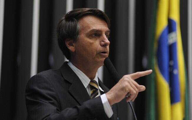 Bolsonaro volta a acusar ONGs por queimadas na Amazônia: 