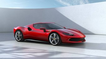 Ferrari 296 GTB supera expectativa e atinge 330 km/h em 20 segundos