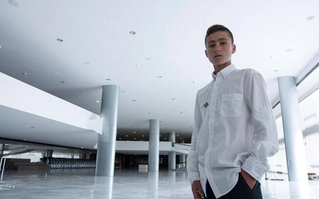 Johan Alexis Ramírez, de 15 anos, irá conhecer os jogadores do Real Madrid. Ele ajudou no resgate das vítimas do acidente da Chapecoense
