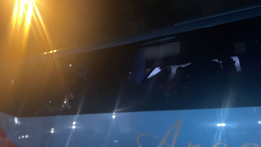 Ônibus com torcedores do Flamengo foi apedrejado nos arredores da Neo Química Arena