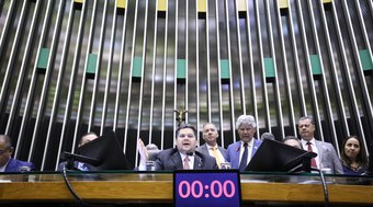 O%20legislativo%20se%20amofinou%20diante%20da%20crise