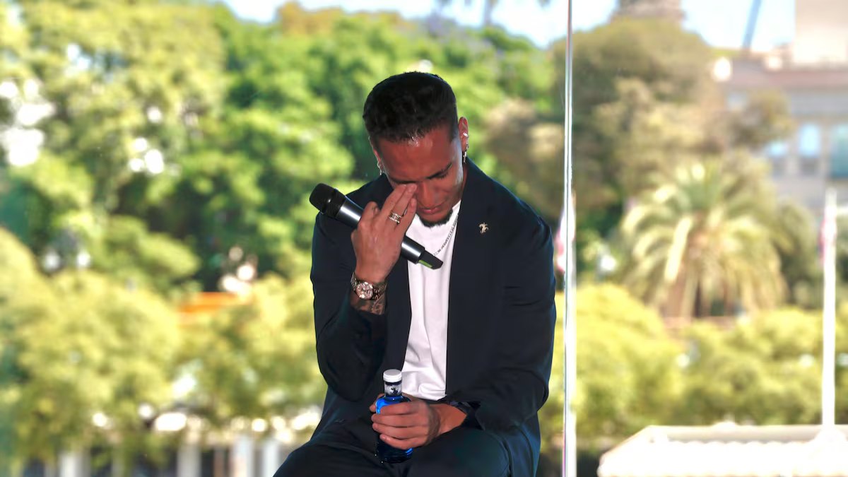 Antony se emocionou ao relembrar fase difícil no United Antony se emocionou ao relembrar fase difícil no United