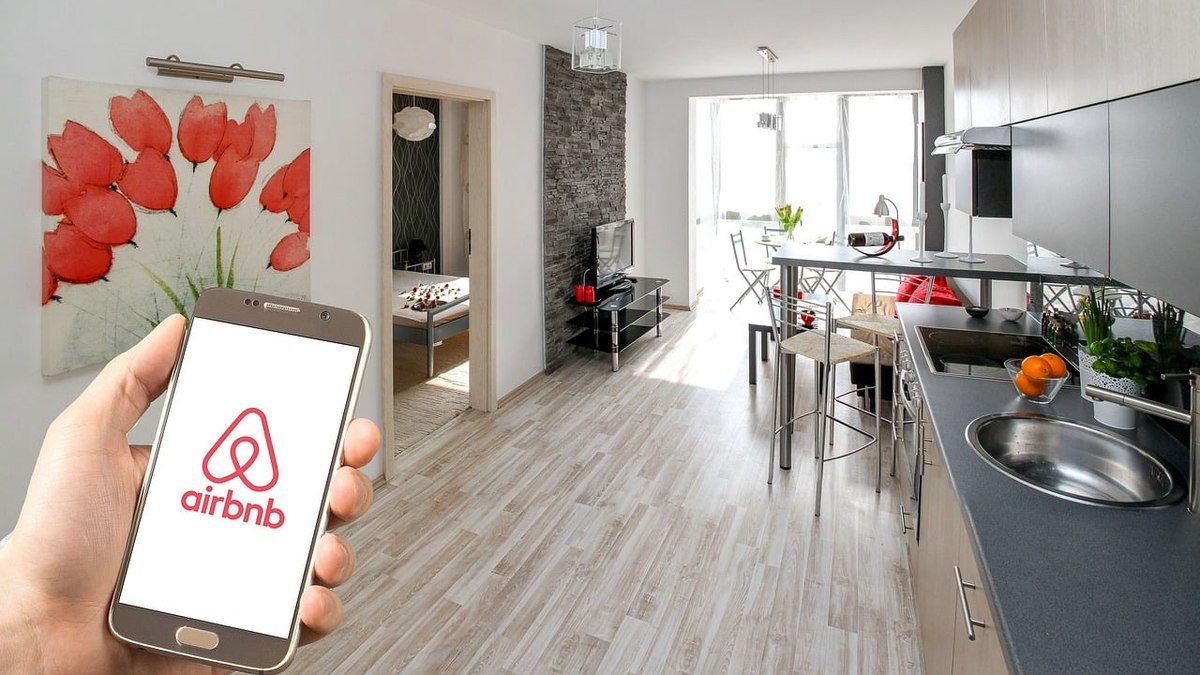 Essa modalidade de locação tem um uso muito mais intenso por meio de aplicativos como o Airbnb