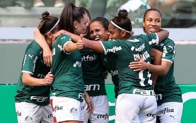 Palmeiras bate o Corinthians e dispara na liderança do Brasileirão Feminino