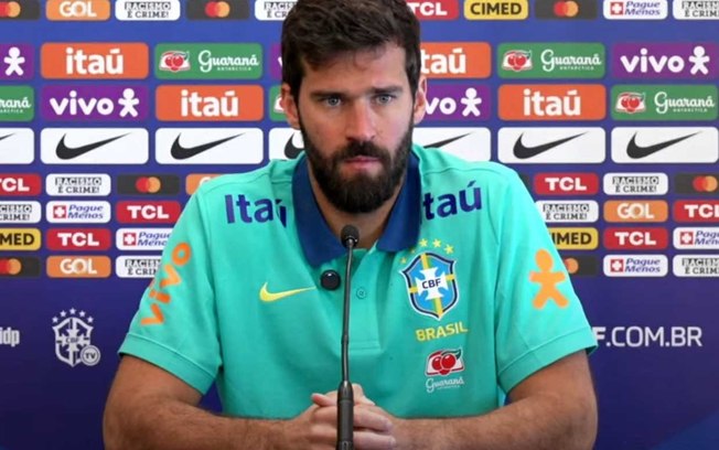 Alisson analisa o seu momento e comenta sobre a disputa pela camisa  de titular da Seleção