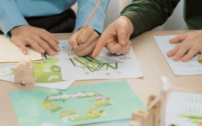 Gráfica reduz impactos ambientais com práticas sustentáveis