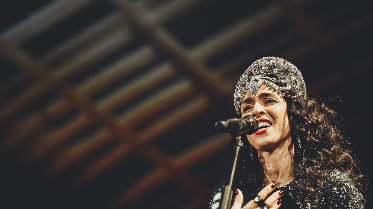 Palco em que Marisa Monte se apresentaria hoje desaba em Niterói