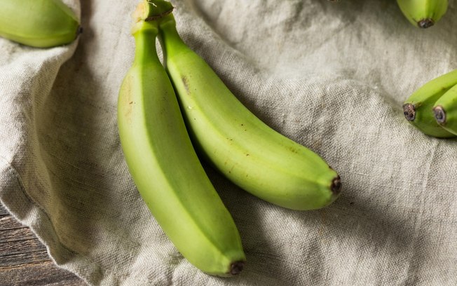 Biomassa de banana verde faz bem para a saúde? Veja como fazer e quais são os benefícios