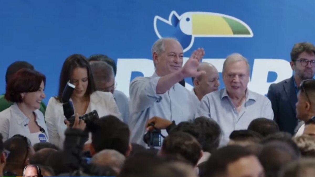 Ciro Gomes em evento de filiação ao PSDB Ciro Gomes em evento de filiação ao PSDB