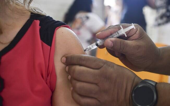 Campanha de vacinação contra gripe comum pretende imunizar cerca de 75 milhões de pessoas.