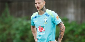 Convocação de atacante por Carlo Ancelotti gera revolta nas redes