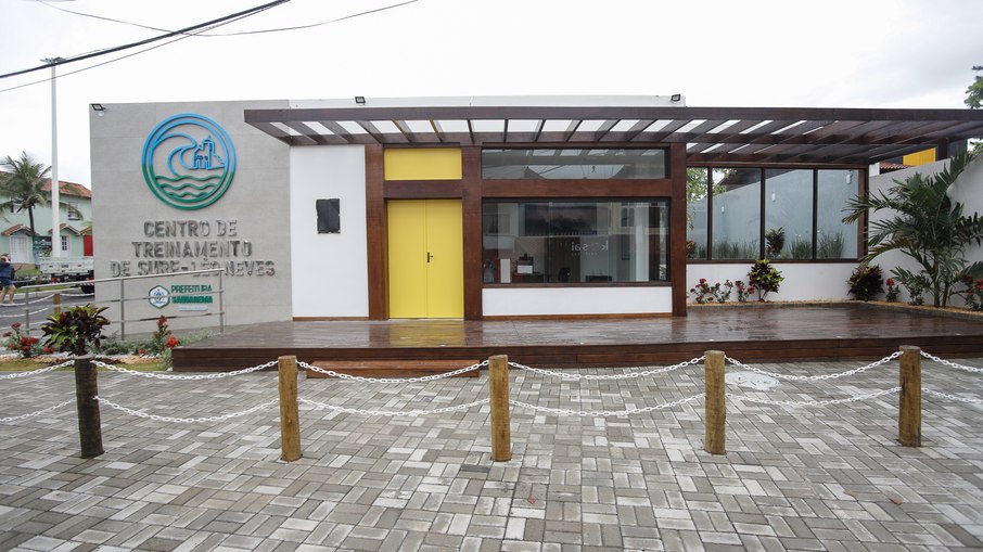 Centro de Treinamento de Surf Léo Neves em Saquarema (RJ) Centro de Treinamento de Surf Léo Neves em Saquarema (RJ)