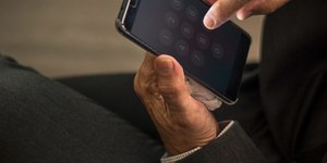 Como mudar a senha da tela de bloqueio do smartphone