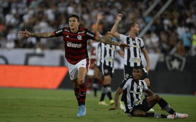 'O Flamengo amassou o Botafogo, e qualquer coisa diferente disso seria surpreendente', diz jornalista do SporTV