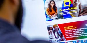 Desenrola enfrenta atraso em renegociações de bancos digitais