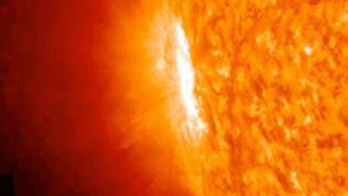 La tormenta solar llega hoy a la Tierra y puede provocar perturbaciones tecnológicas