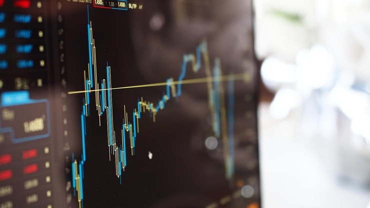 Ibovespa renova recorde com quase 172 mil pontos; dólar cai