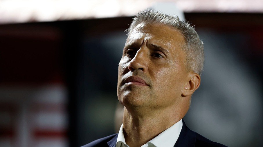 Hernán Crespo pediu reforços para sequência do ano Hernán Crespo pediu reforços para sequência do ano